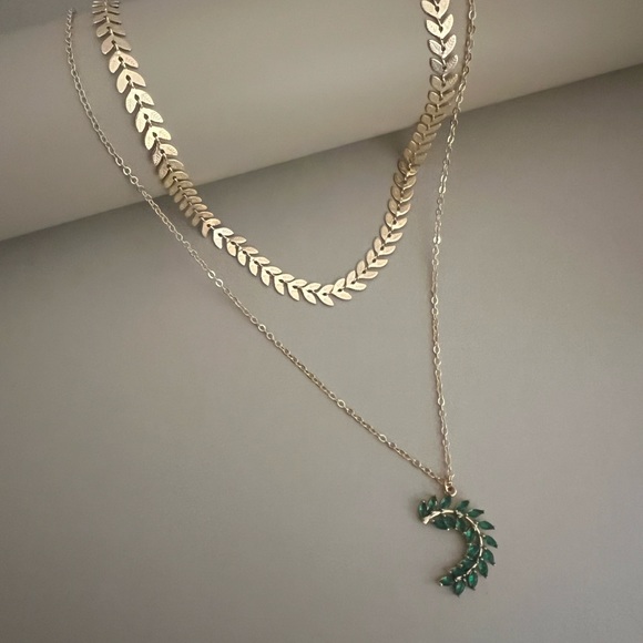 Elegant Cubic Zirconia Leaf Pendant Necklace Set - Classic Leaf Necklace - Picture 1 of 17